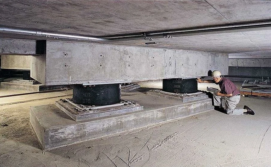 Diseño de aislación sísmica de base en La Florida: proyección estructural con tecnología de punta